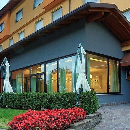 Hotel La Torretta Bollate Eksteriør bilde